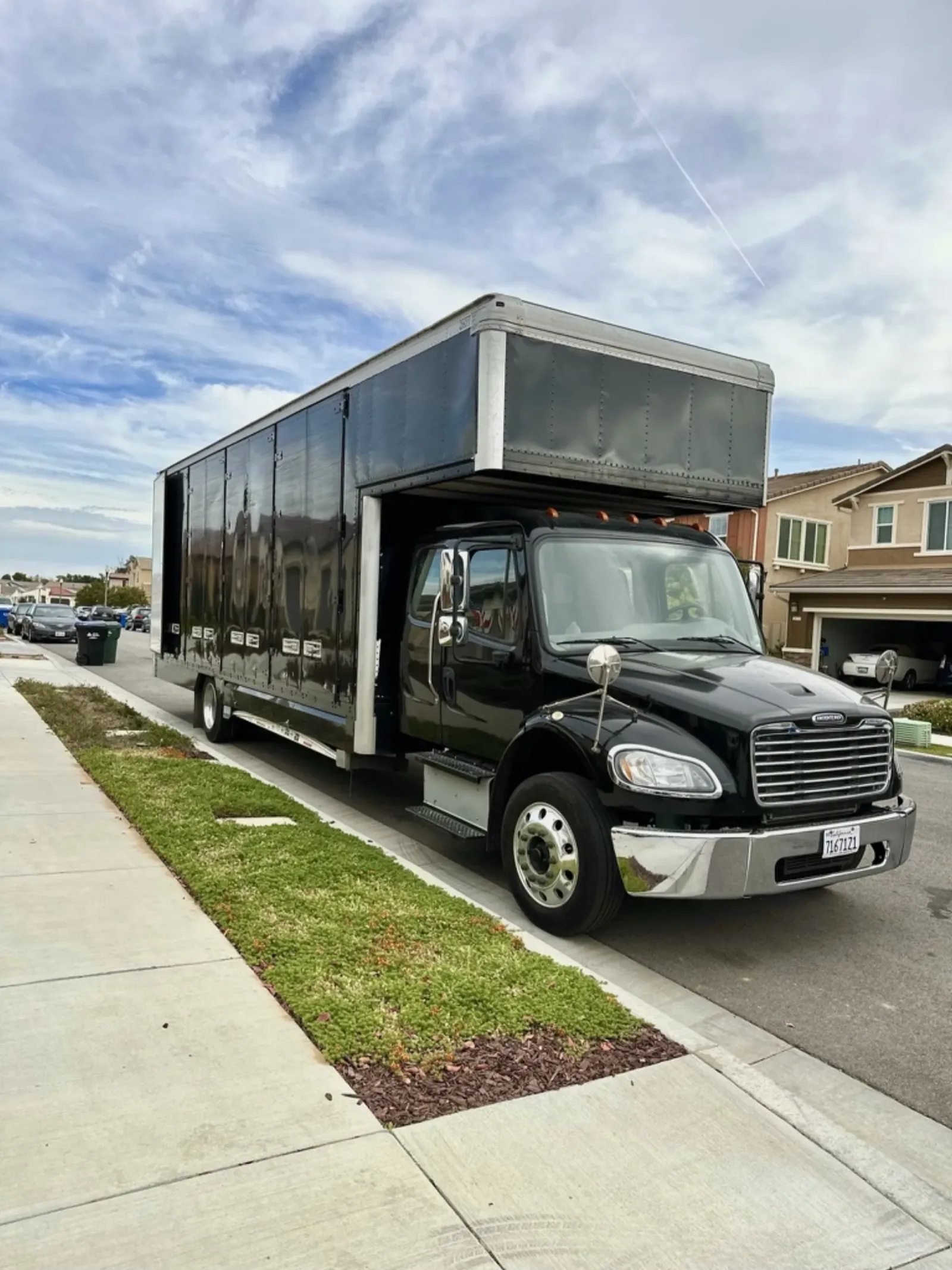 28-Foot Box Truck